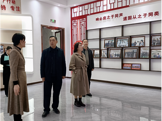 實地走訪企業(yè) 助力企業(yè)發(fā)展一一洛陽市人大副主任徐新、工信局副局長衛(wèi)樹紅一行蒞臨鴻元軸承調研